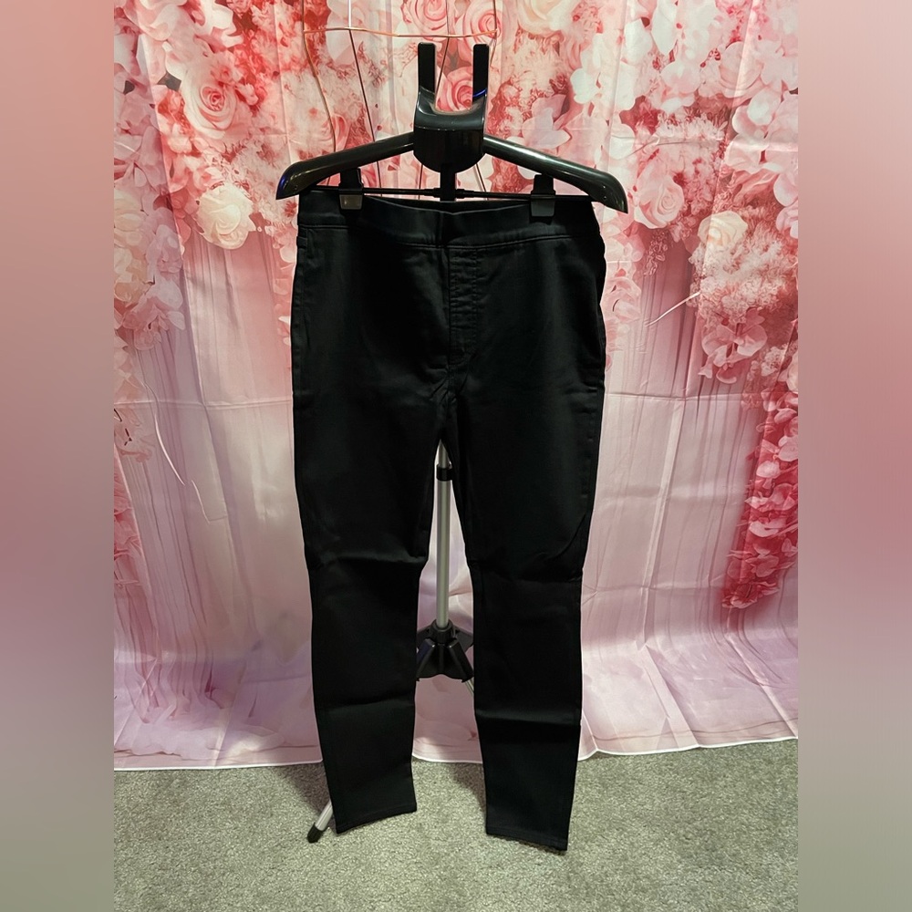 Black pants skinny